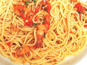 トマトとベーコンの冷たいスパゲッティ
